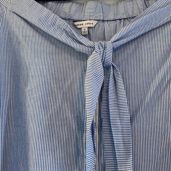 Off the shoulder - Picture 2 of 2